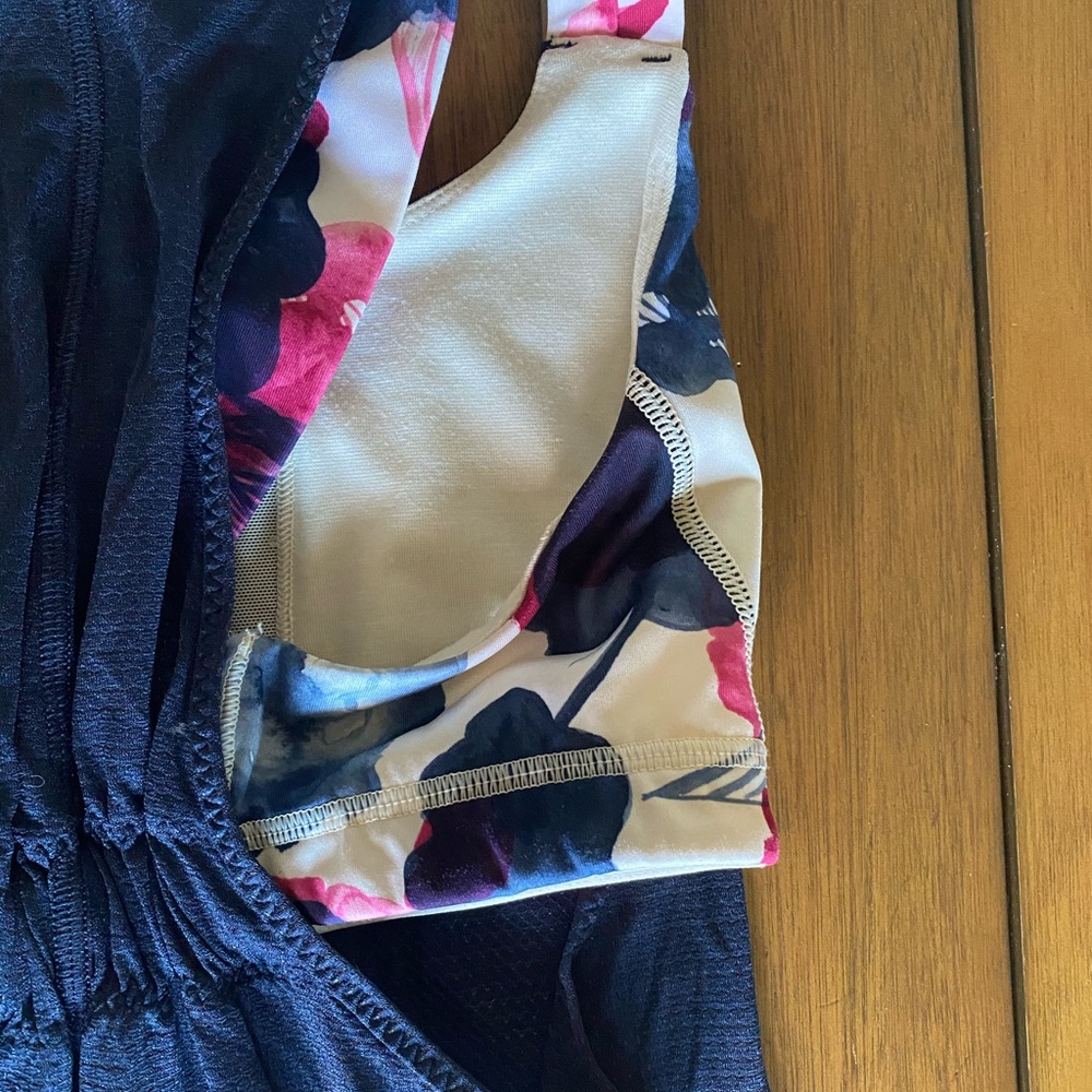 Lululemon Top - Picture 6 of 12